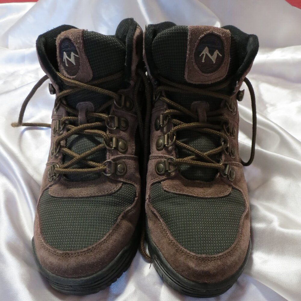 Vintage Nevados women's hiking boots